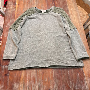 Evy’s Tree Green The Consuelo Sweatshirt XL Shoulder Knit Detail